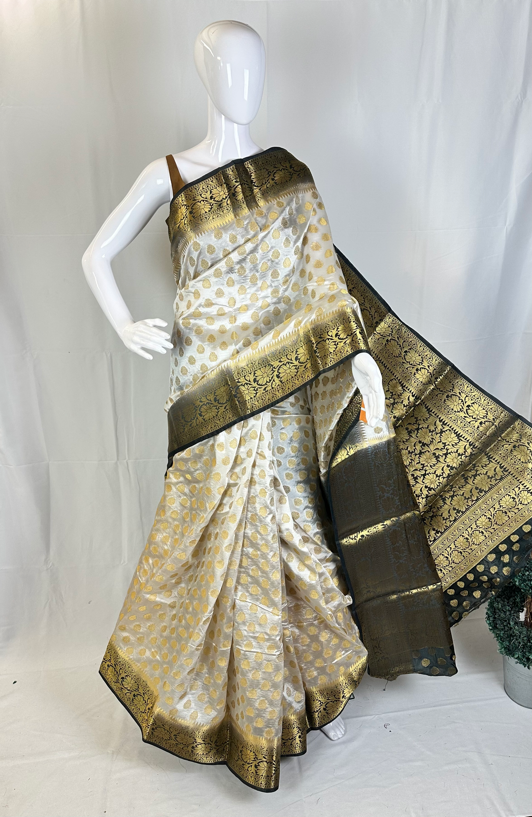 Banarasi Balatan Silk Saree with Matching Blouse Piece - Shree Shringar